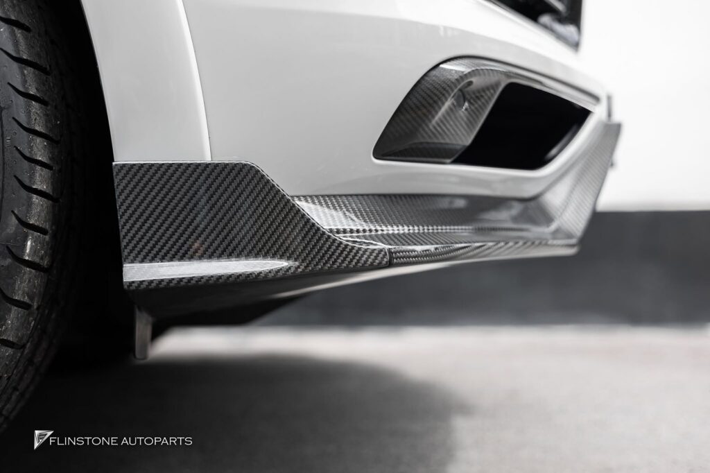 PORSCHE Cayenne ติดตั้งลิ้นหน้าคาร์บอน USUS Autoclave V
