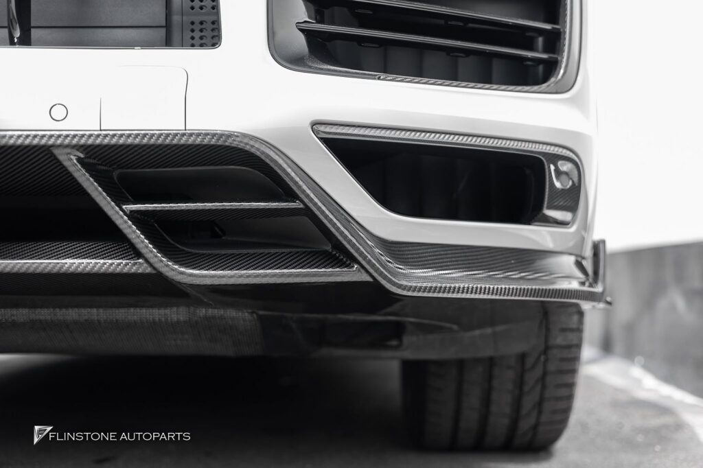 PORSCHE Cayenne ติดตั้งลิ้นหน้าคาร์บอน USUS Autoclave V