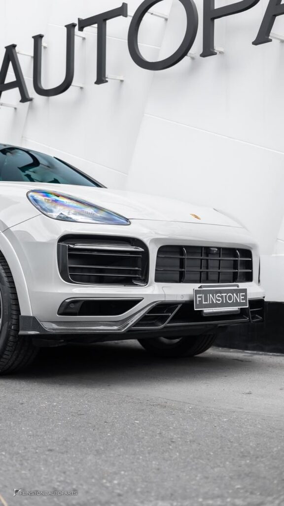 PORSCHE Cayenne ติดตั้งลิ้นหน้าคาร์บอน USUS Autoclave V