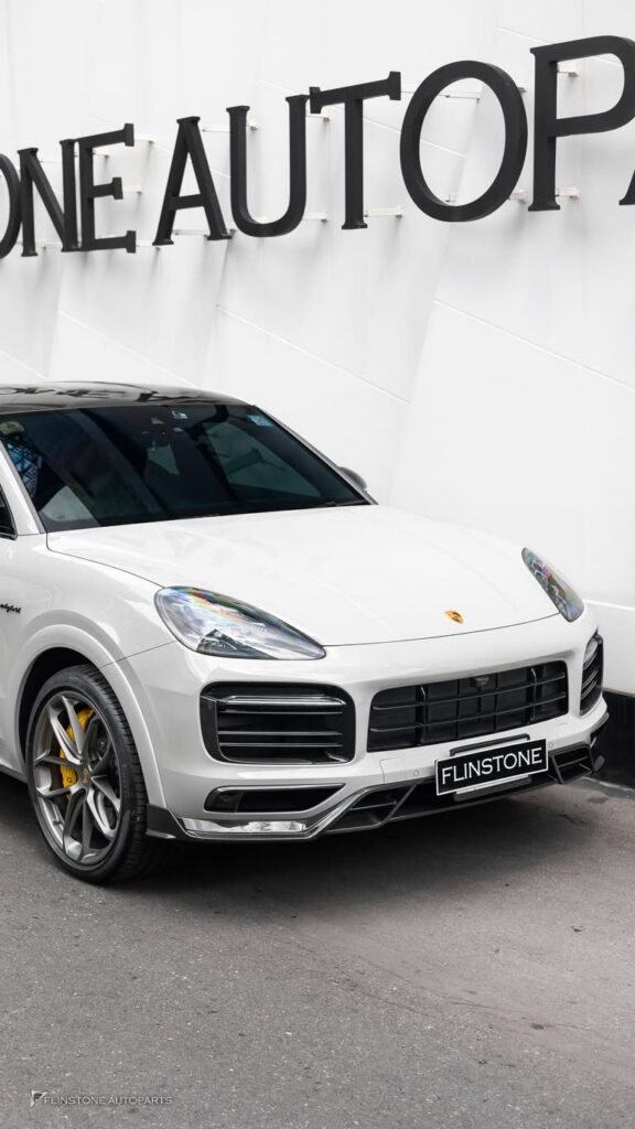 PORSCHE Cayenne ติดตั้งลิ้นหน้าคาร์บอน USUS Autoclave V