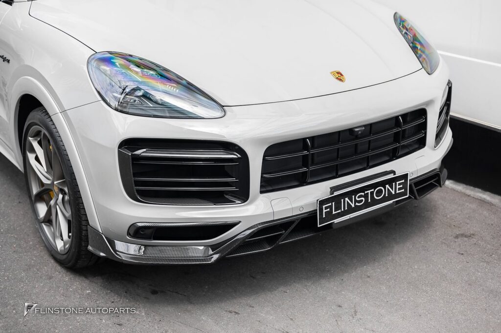 PORSCHE Cayenne ติดตั้งลิ้นหน้าคาร์บอน USUS Autoclave V