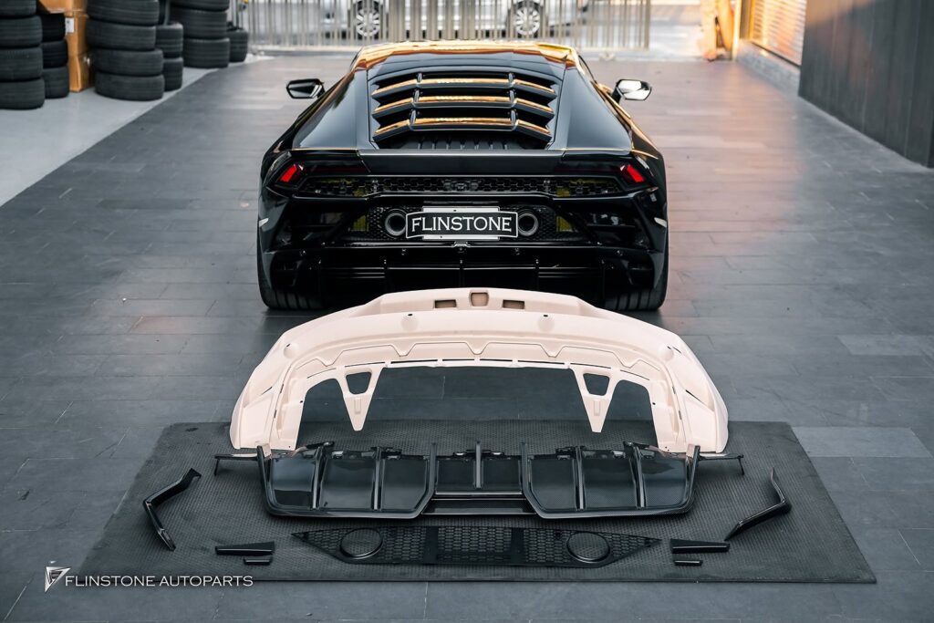 LAMBORGHINI Huracan LP610-4 rear bumper kit upgraded to the model EVO