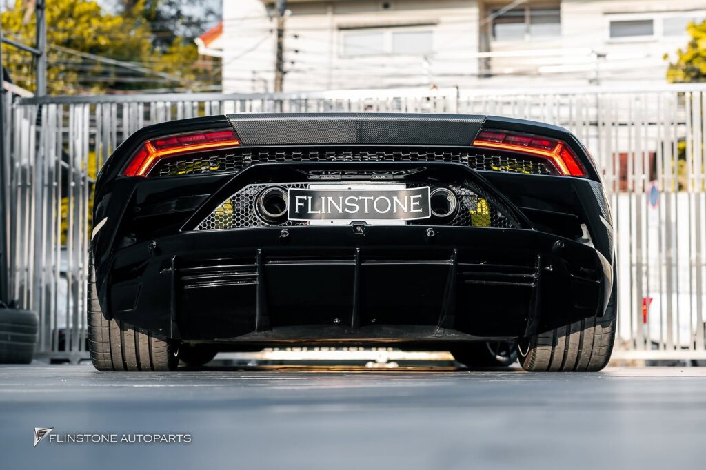LAMBORGHINI Huracan LP610-4 rear bumper kit upgraded to the model EVO