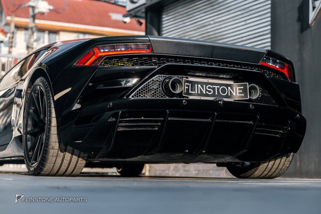 LAMBORGHINI Huracan LP610-4 rear bumper kit upgraded to the model EVO