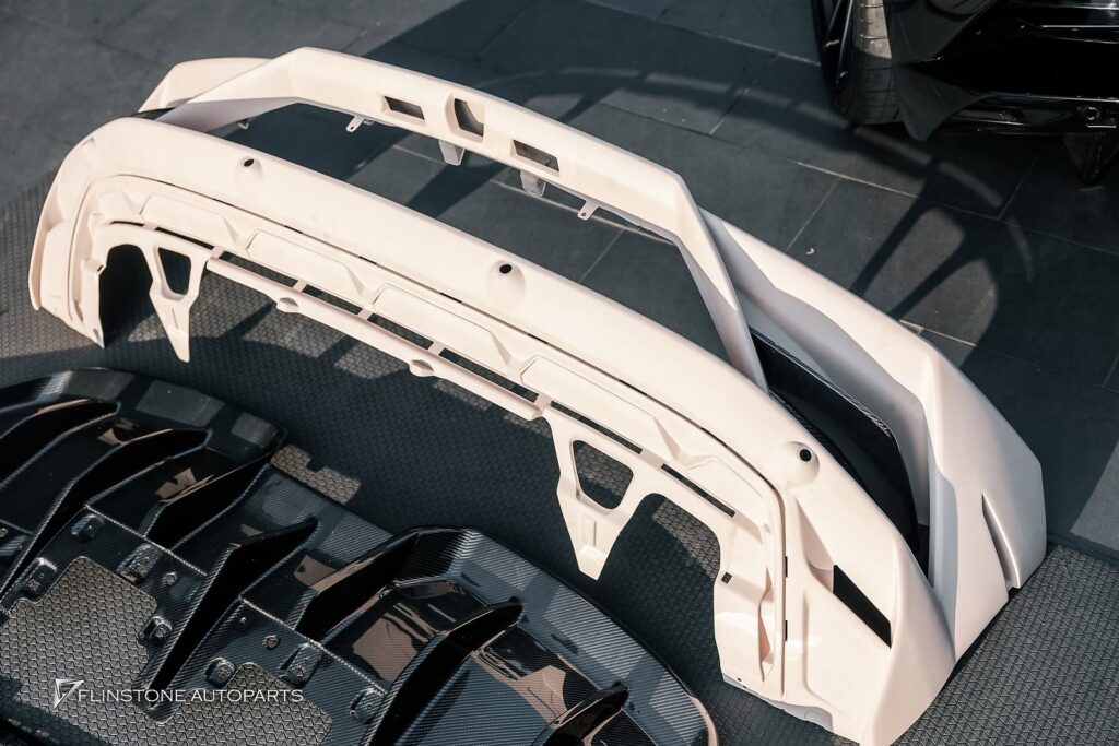 LAMBORGHINI Huracan LP610-4 rear bumper kit upgraded to the model EVO