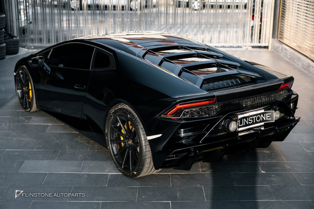 LAMBORGHINI Huracan LP610-4 rear bumper kit upgraded to the model EVO