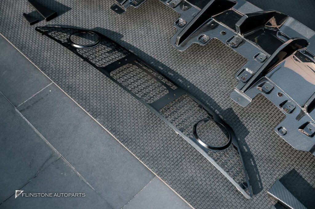 LAMBORGHINI Huracan LP610-4 rear bumper kit upgraded to the model EVO