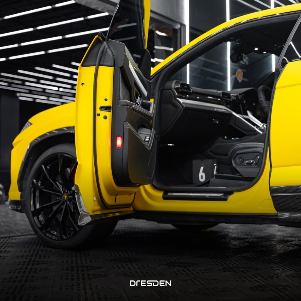 LAMBORGHINI URUS Unleash the Matt Yellow Beast