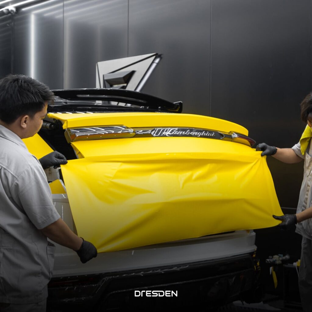 LAMBORGHINI URUS Unleash the Matt Yellow Beast