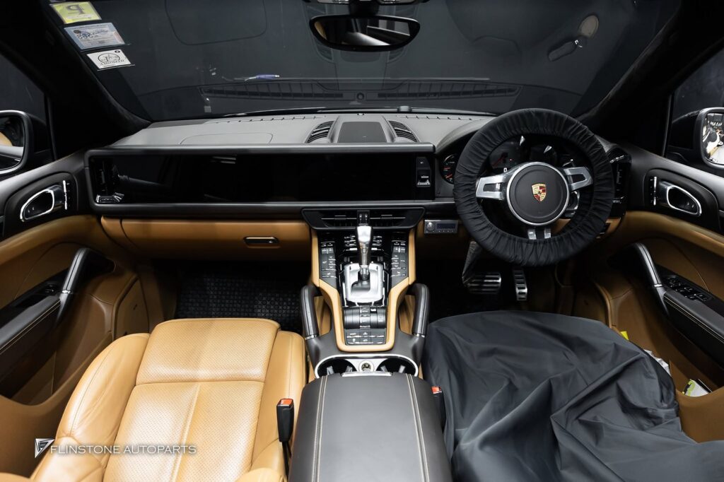 PORSCHE Cayenne 958 เหมือนรุ่นใหม่ปี 2025: หน้าจอดีไซน์ยาวแบบเดียวกับ Cayenne ตัวปัจ