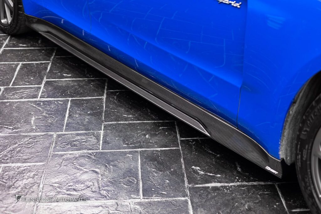 PORSCHE 976 Panamera เกรดสูงสุด: เป็นงานคาร์บอนที่ผ่านกระบวนการผลิตด้วยความร้อนและแรง