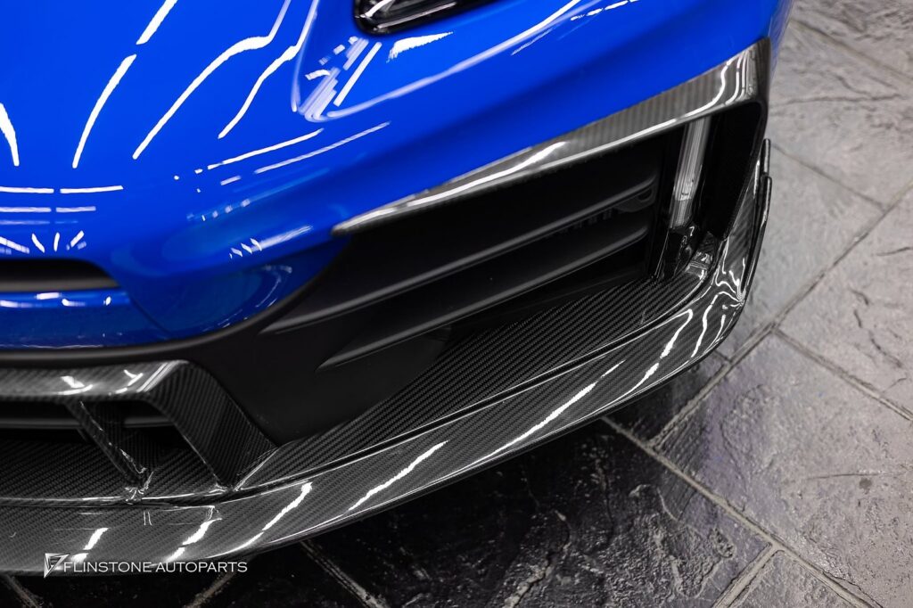 PORSCHE 976 Panamera เกรดสูงสุด: เป็นงานคาร์บอนที่ผ่านกระบวนการผลิตด้วยความร้อนและแรง
