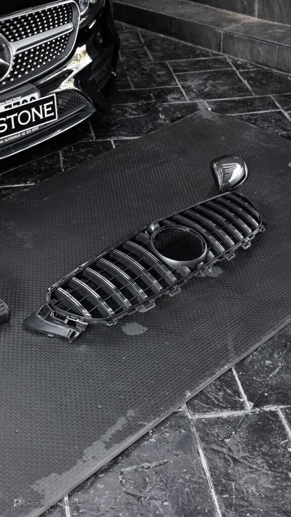 Mercedes-Benz C238 E-Class Coupe GT Panamericana Front Grille + Carbon Fiber Side Mirror
