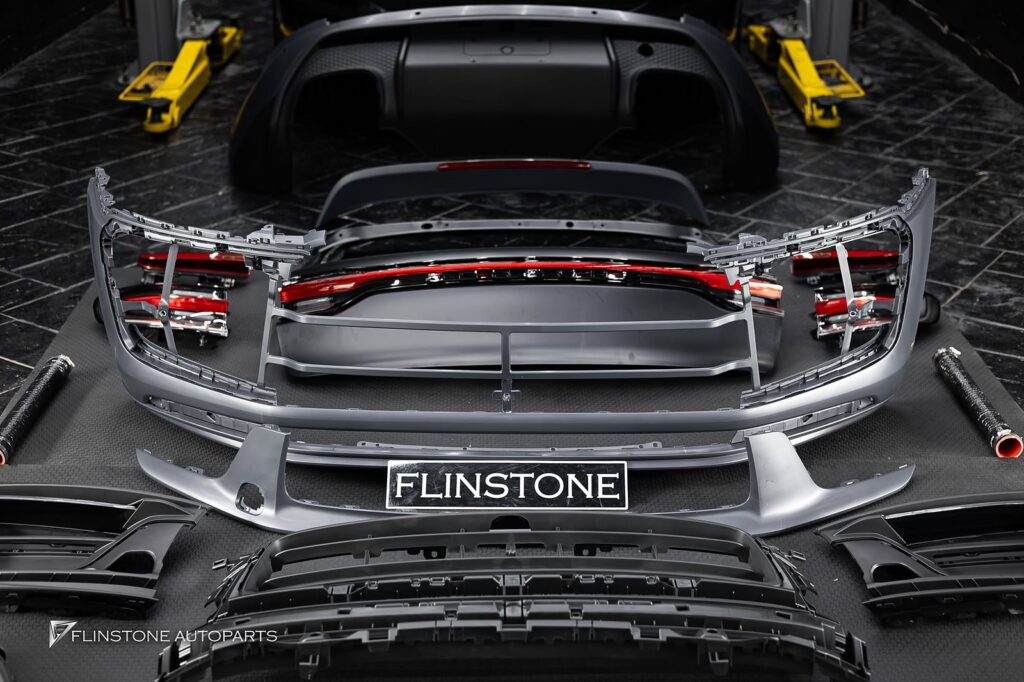 PORSCHE MACAN 到店改款升级为 Facelift 两侧全车部件套装