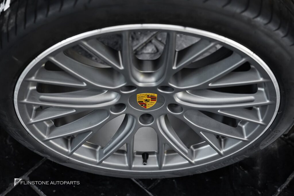 PORSCHE 991.1 – 991.2 Genuine RS Spyder Wheel with Tyre