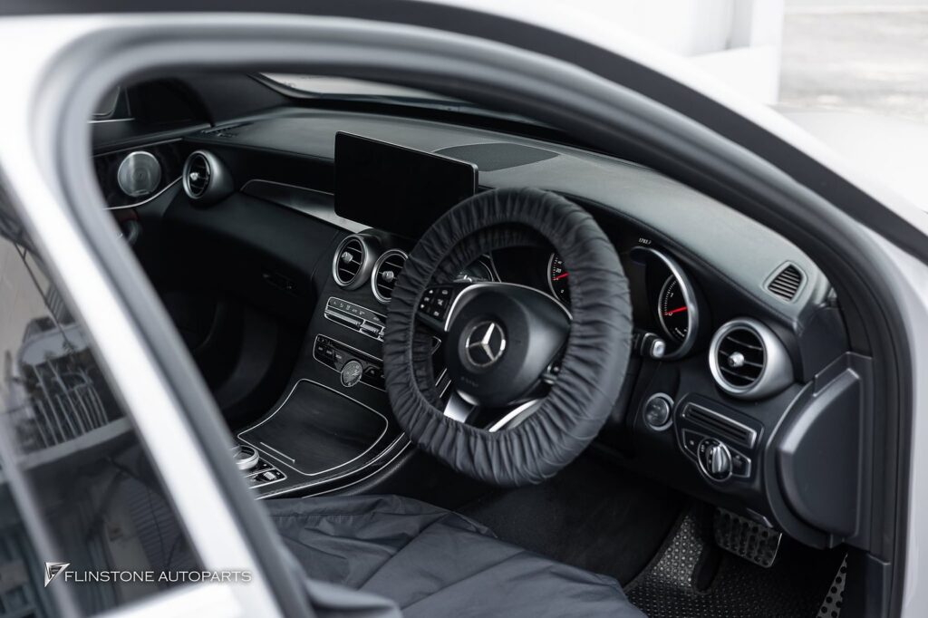 Mercedes-Benz cutting-edge upgrade for W205 C-Class with the screen set Android the top spec