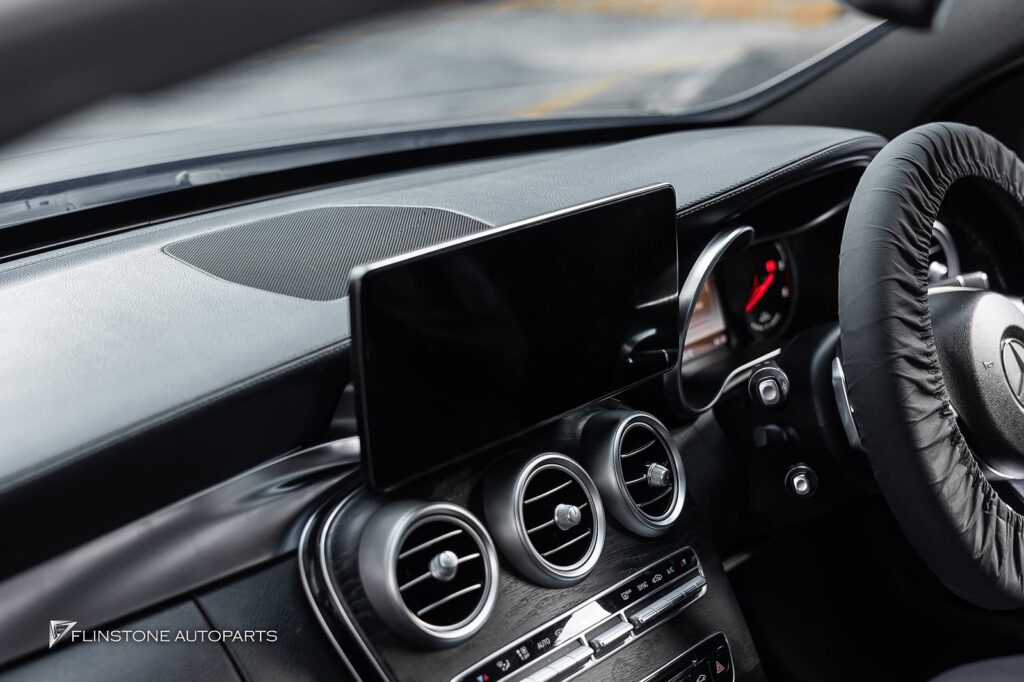 Mercedes-Benz cutting-edge upgrade for W205 C-Class with the screen set Android the top spec