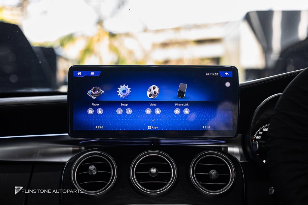 Mercedes-Benz cutting-edge upgrade for W205 C-Class with the screen set Android the top spec