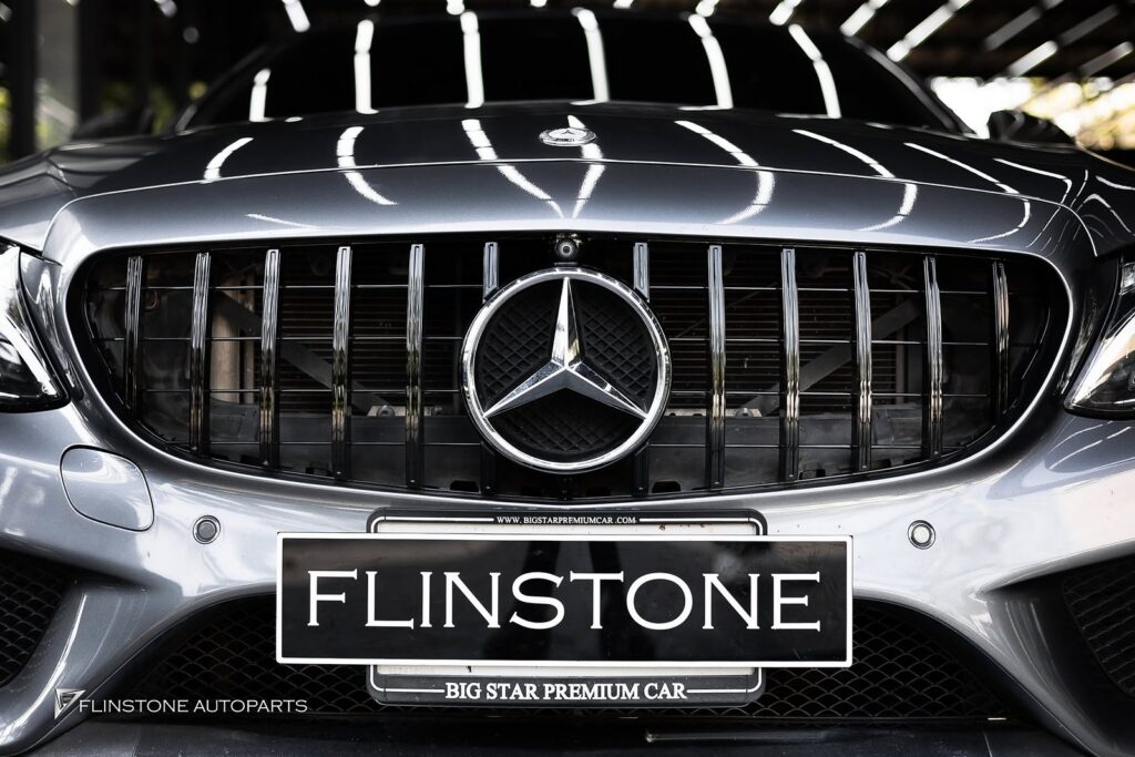 Mercedes-Benz กระจังหน้าทรง GT สีดำเงา ติดตั้งสำหรับ W205 C-Class