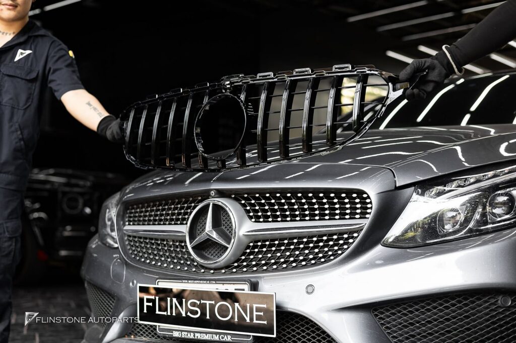 Mercedes-Benz กระจังหน้าทรง GT สีดำเงา ติดตั้งสำหรับ W205 C-Class