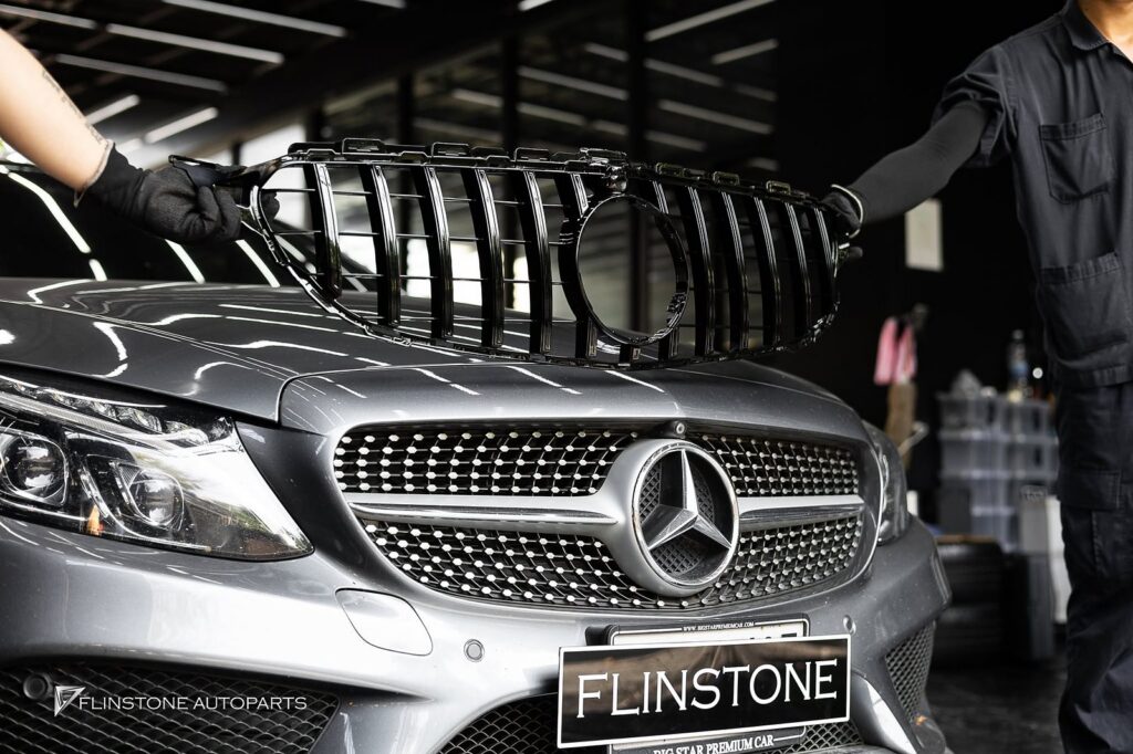 Mercedes-Benz กระจังหน้าทรง GT สีดำเงา ติดตั้งสำหรับ W205 C-Class