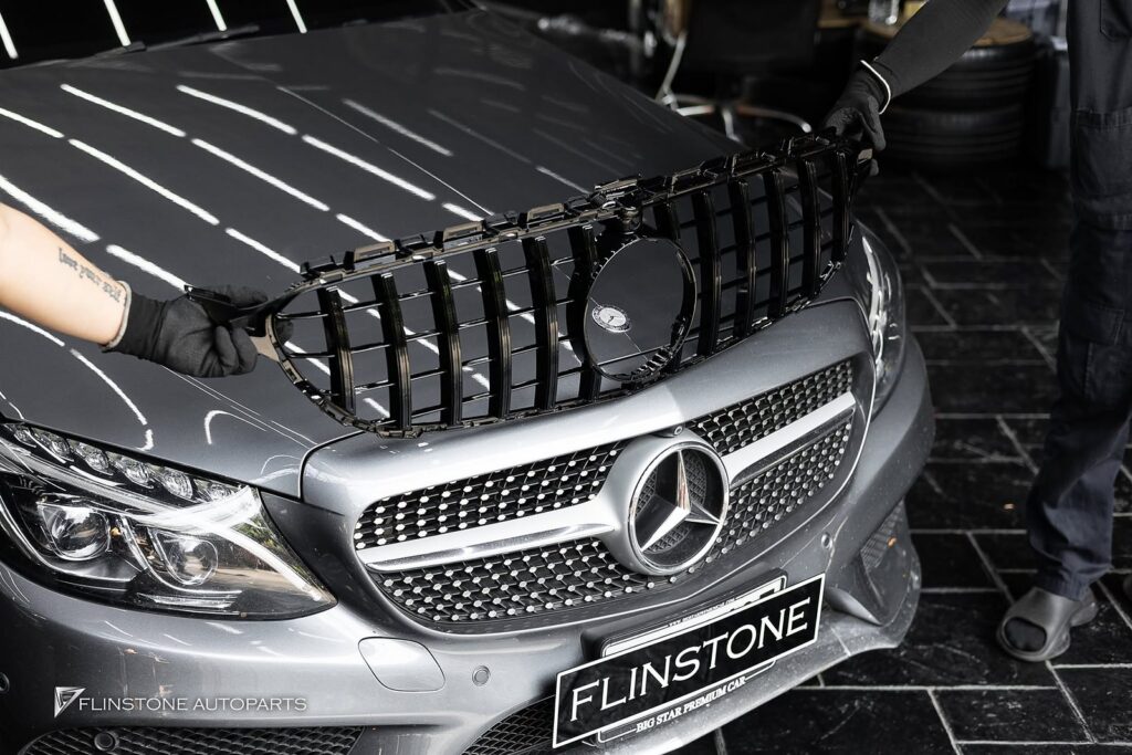 Mercedes-Benz กระจังหน้าทรง GT สีดำเงา ติดตั้งสำหรับ W205 C-Class
