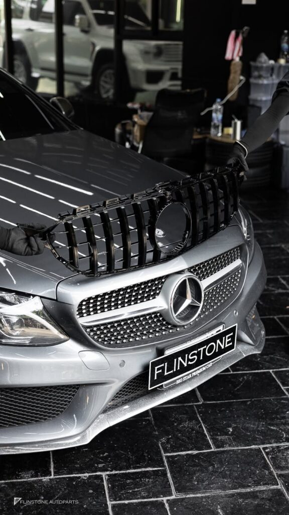 Mercedes-Benz กระจังหน้าทรง GT สีดำเงา ติดตั้งสำหรับ W205 C-Class