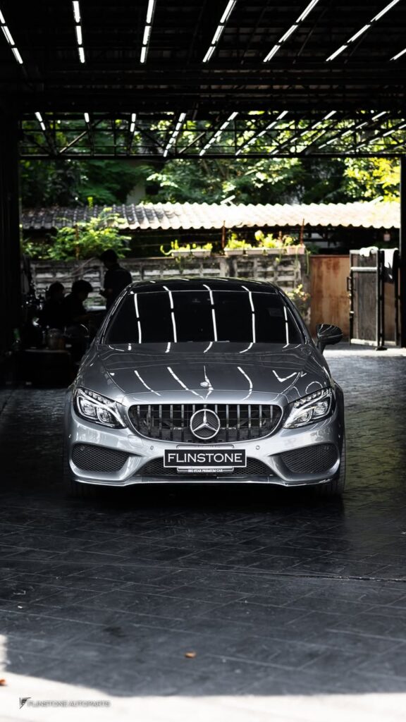 Mercedes-Benz กระจังหน้าทรง GT สีดำเงา ติดตั้งสำหรับ W205 C-Class