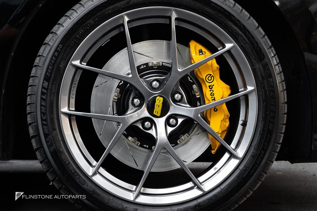 TOYOTA ALPHARD 40 Brake Kit installation Custom BREMBO GT yellow with