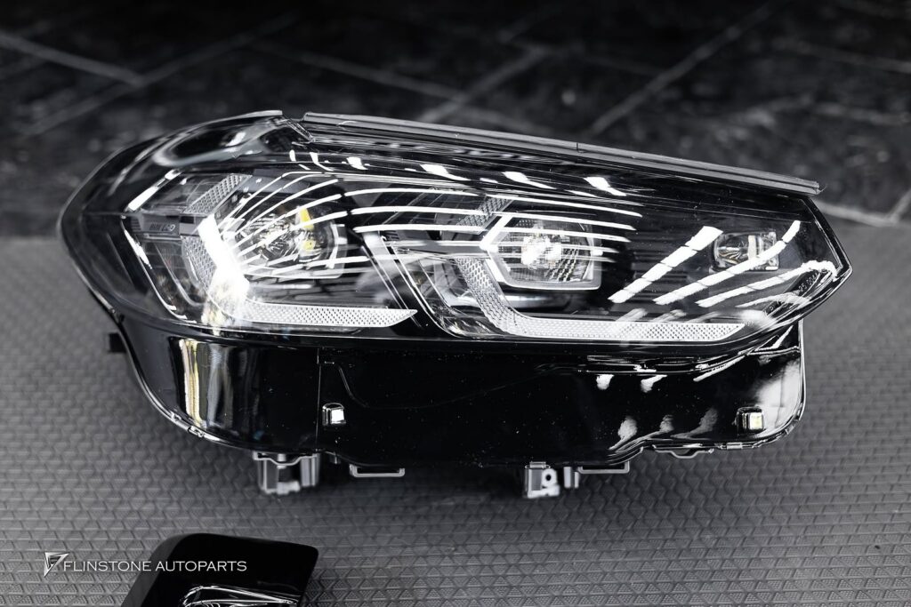 BMW X4 G02 LCI ติดตั้งไฟหน้าแท้ข้างขวาใหม่ และลิ้นหน้าคาร์บอนทรง