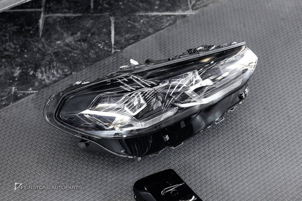 BMW X4 G02 LCI ติดตั้งไฟหน้าแท้ข้างขวาใหม่ และลิ้นหน้าคาร์บอนทรง