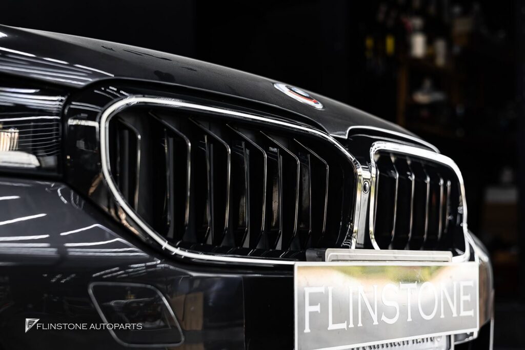 กระจังหน้าขอบ LED ทรง M5 ติดตั้งใน BMW G30 Series 5 LCI สอบถามทา