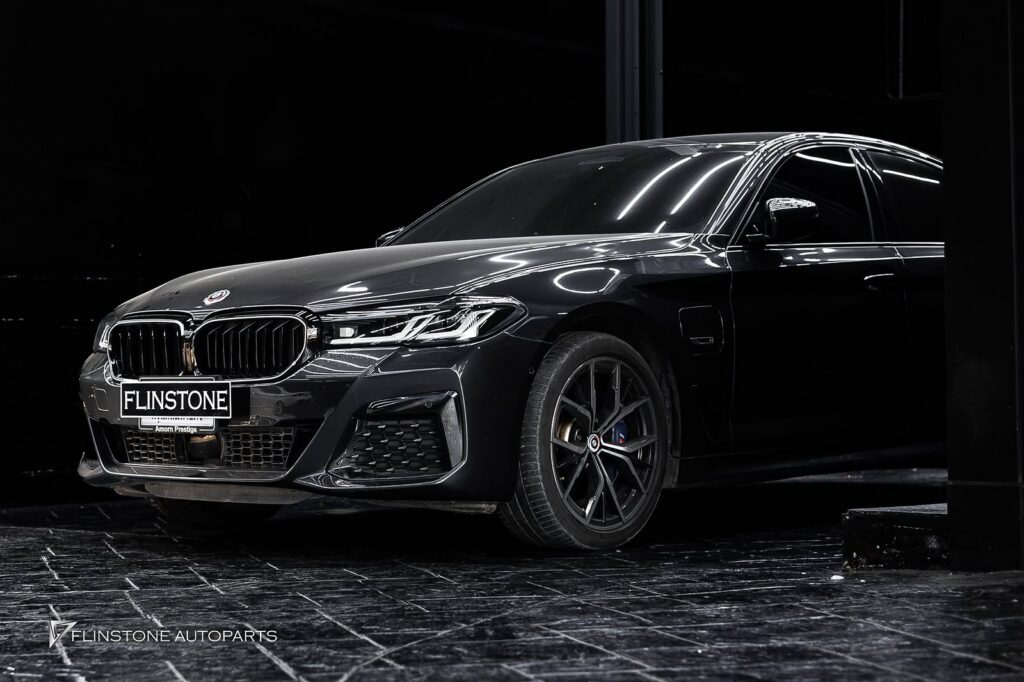 กระจังหน้าขอบ LED ทรง M5 ติดตั้งใน BMW G30 Series 5 LCI สอบถามทา