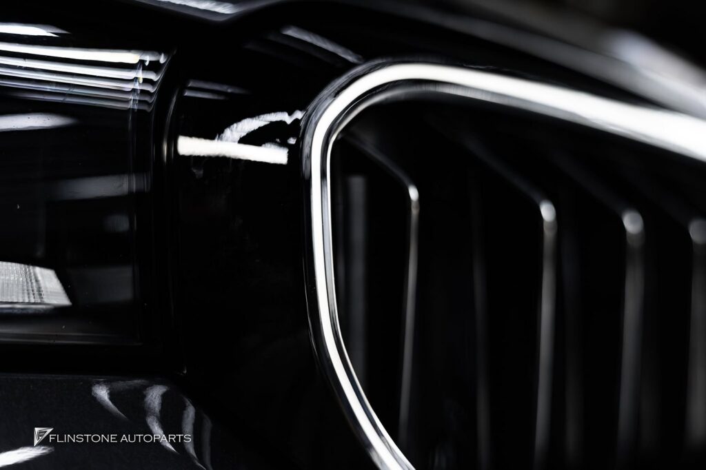 กระจังหน้าขอบ LED ทรง M5 ติดตั้งใน BMW G30 Series 5 LCI สอบถามทา