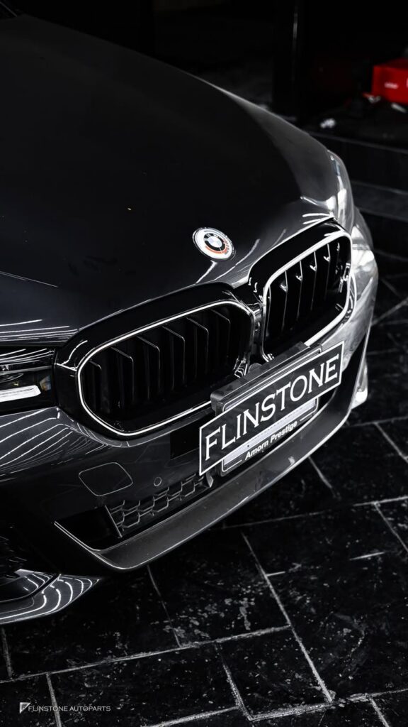กระจังหน้าขอบ LED ทรง M5 ติดตั้งใน BMW G30 Series 5 LCI สอบถามทา