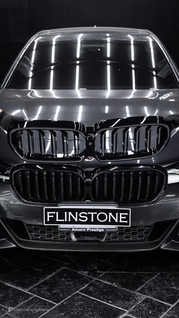 กระจังหน้าขอบ LED ทรง M5 ติดตั้งใน BMW G30 Series 5 LCI สอบถามทา