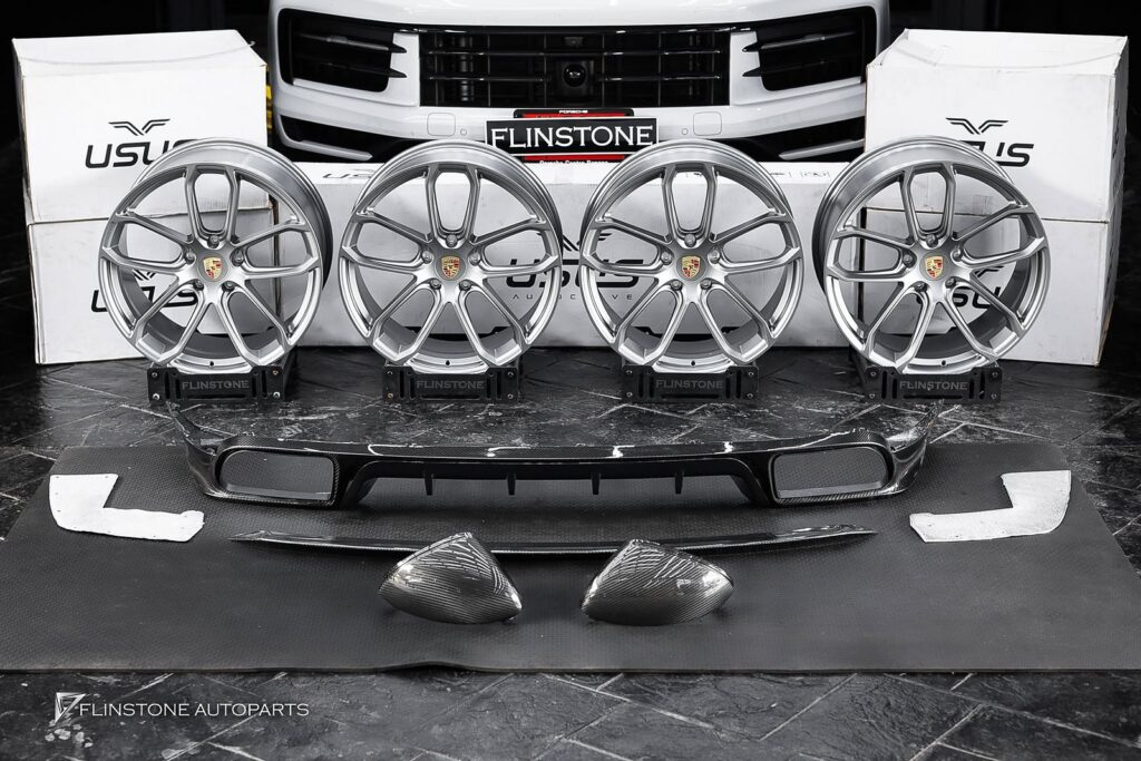 PORSCHE Cayenne 9Y0.2 USUS Forged Wheel [Custom] + USUS Autoclave Carbon Fiber Trunk S