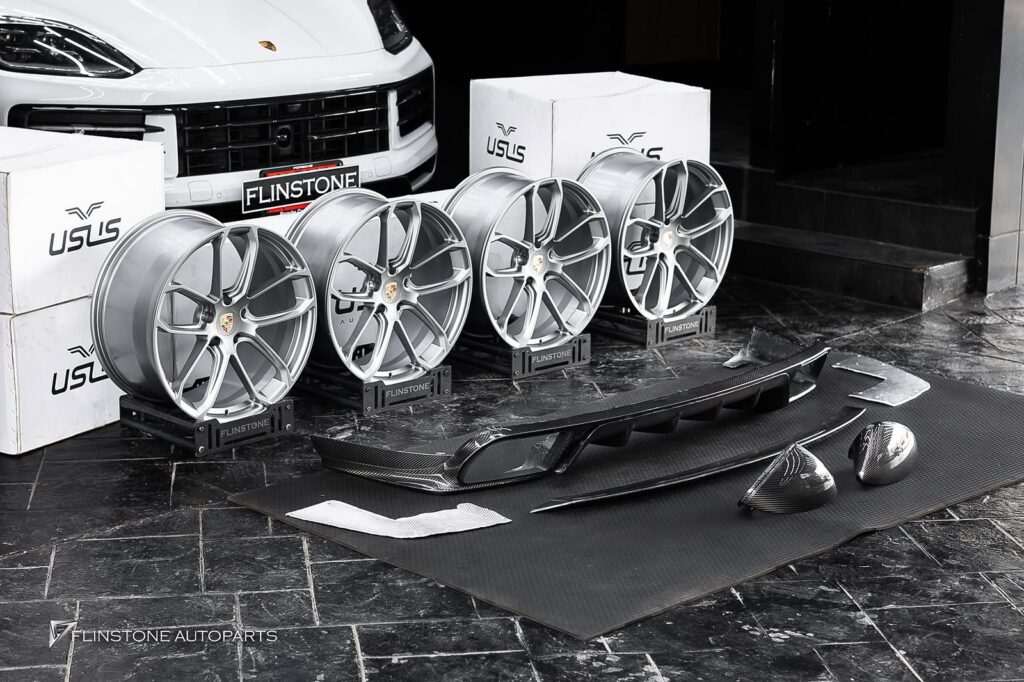 PORSCHE Cayenne 9Y0.2 USUS Forged Wheel [Custom] + USUS Autoclave Carbon Fiber Trunk S