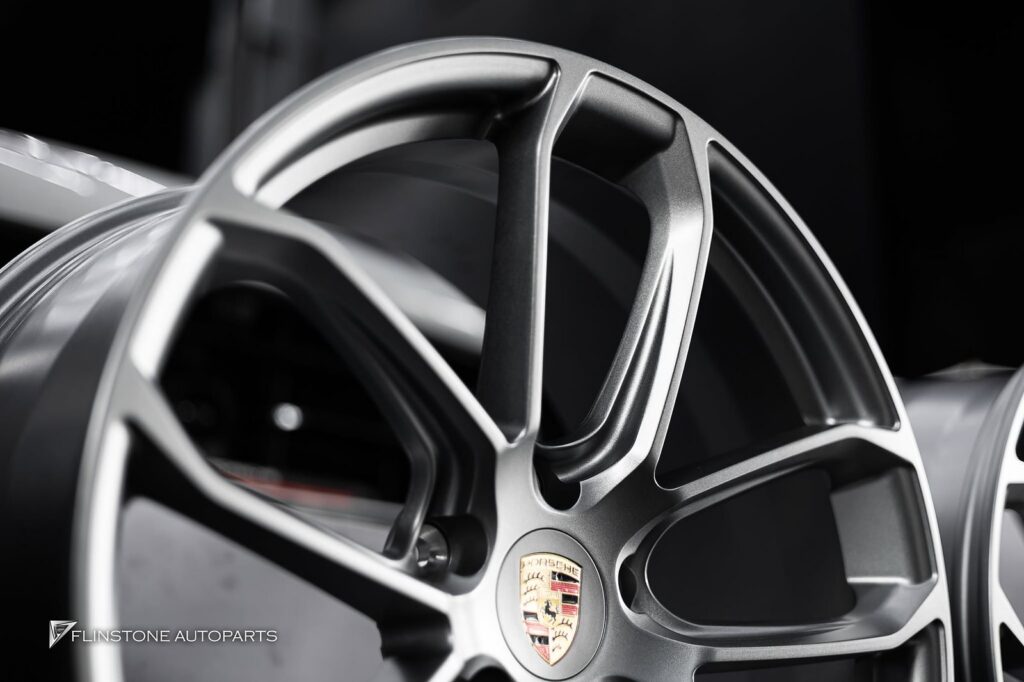 PORSCHE Cayenne 9Y0.2 USUS Forged Wheel [Custom] + USUS Autoclave Carbon Fiber Trunk S