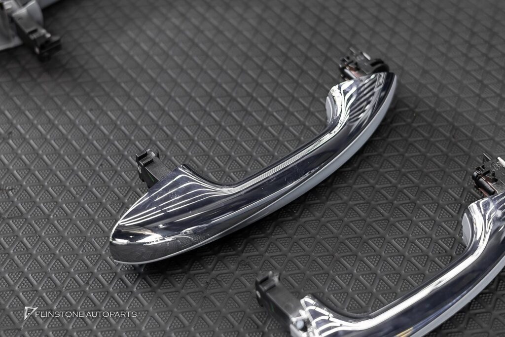 Mercedes-Benz W205 C205 C-Class 2024 ระบบตรงรุ่น: ติดตั้งเข้ากับตำแหน่งเดิมของรถได้เนียนสนิท