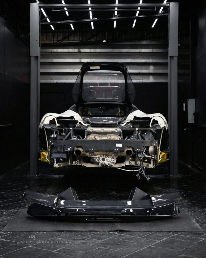 Lamborghini-Ferrari อัปเกรดความโหดให้ม้าลำพองกับชุดท้าย Carbon Fiber เต็มระบบจากแบรน
