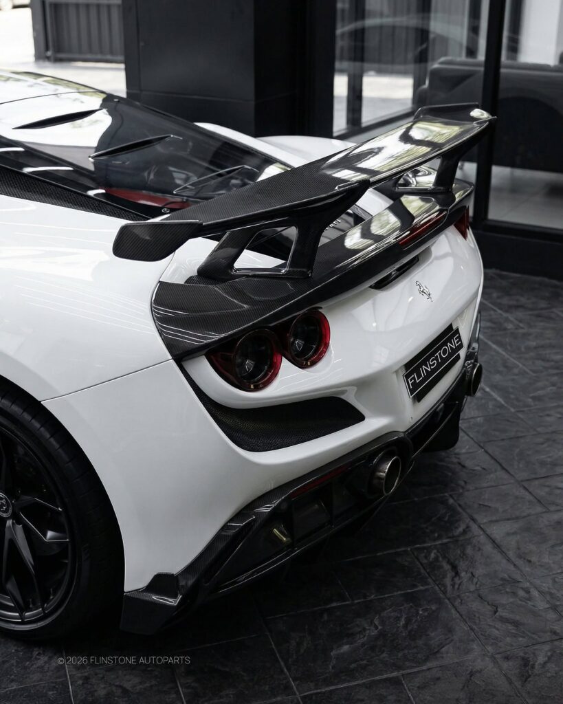 Lamborghini-Ferrari อัปเกรดความโหดให้ม้าลำพองกับชุดท้าย Carbon Fiber เต็มระบบจากแบรน