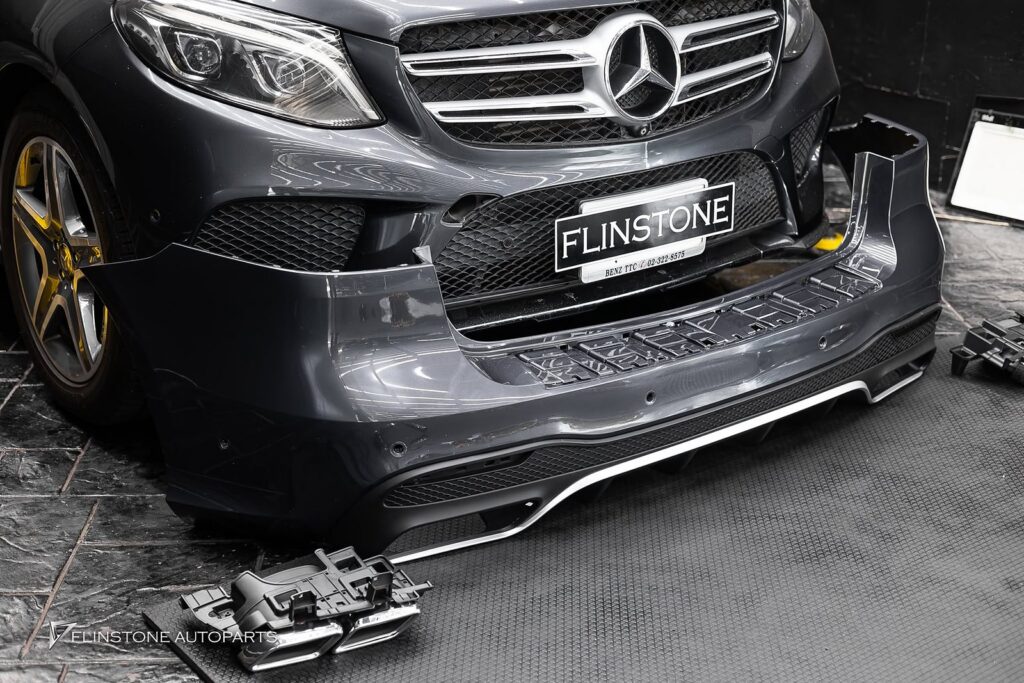 Mercedes-Benz GLE-Class getting ready to fit the body kit GLE63 AMG with a red brake kit A