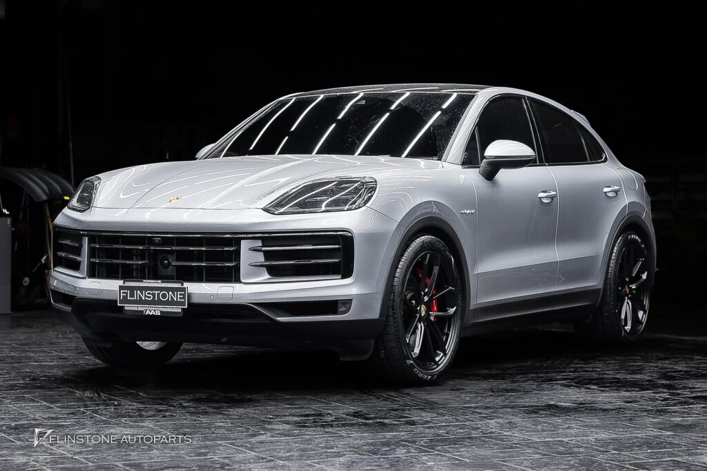 เปลี่ยนลุคเดิมๆ ให้ดูดุดันและทรงพลังยิ่งขึ้นสำหรับ PORSCHE Cayen