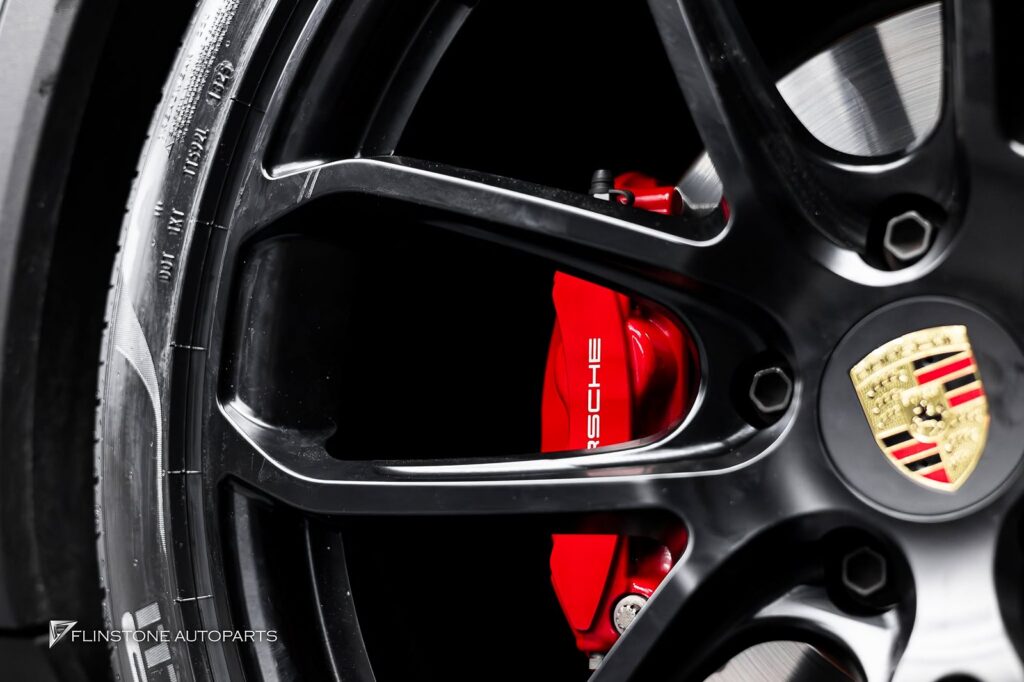 เปลี่ยนลุคเดิมๆ ให้ดูดุดันและทรงพลังยิ่งขึ้นสำหรับ PORSCHE Cayen