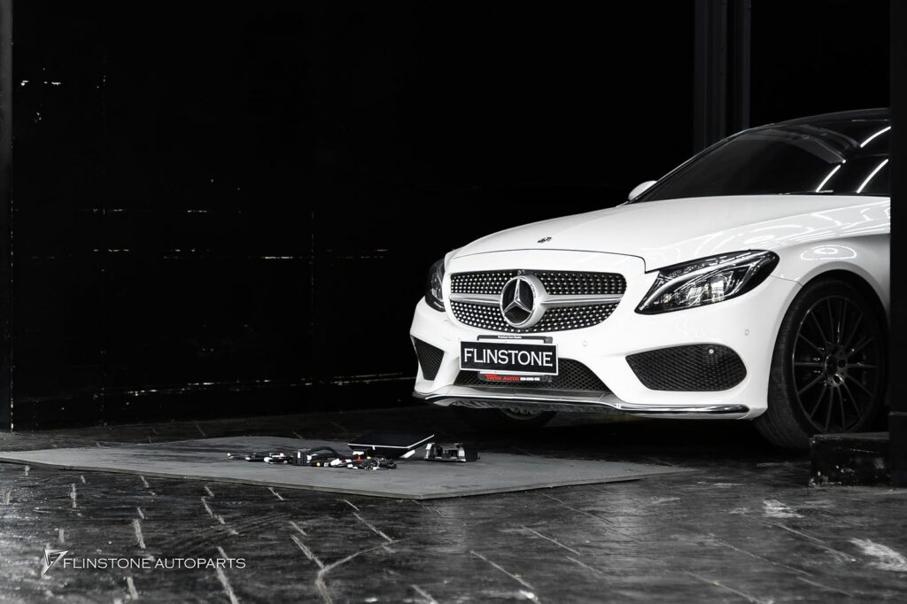 Mercedes-Benz W205 C205 C-Class 2024 เติมเต็มความบันเทิงแบบไร้ขีดจำกัด: