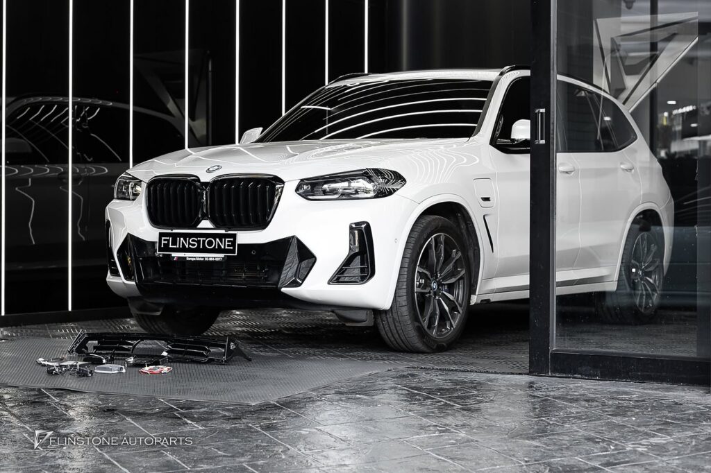 BMW X3 G01 มีเรดาร์ตรวจจับ: ระบบจะใช้เรดาร์ที่ติดตั้งอยู่หน้ารถคอยคำนวณระยะ