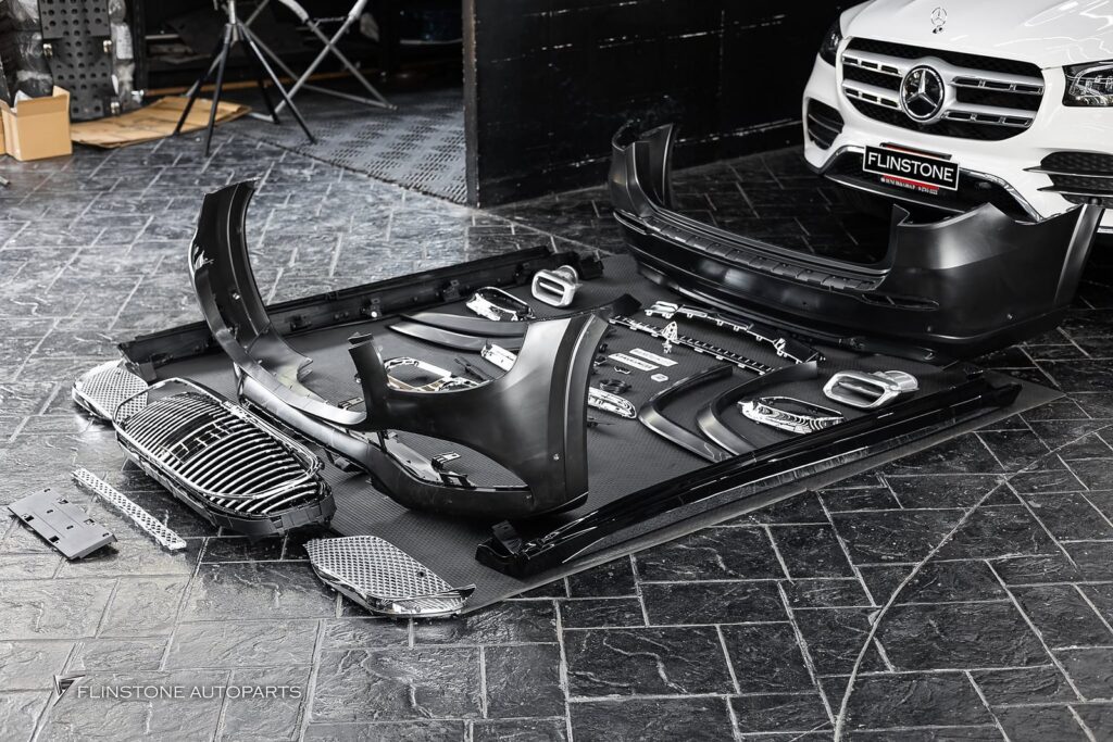 Mercedes-Benz เรียงพร้อมสำหรับการติดตั้งชุดแต่ง MAYBACH ใน X167 GLS-Class