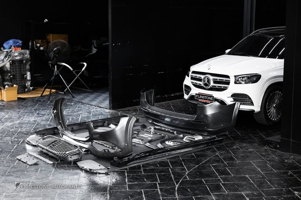 Mercedes-Benz เรียงพร้อมสำหรับการติดตั้งชุดแต่ง MAYBACH ใน X167 GLS-Class
