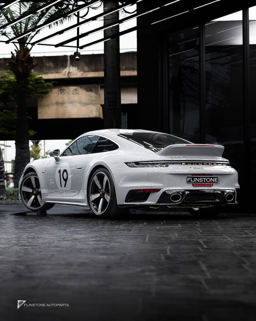 PORSCHE 992 Sport Classic